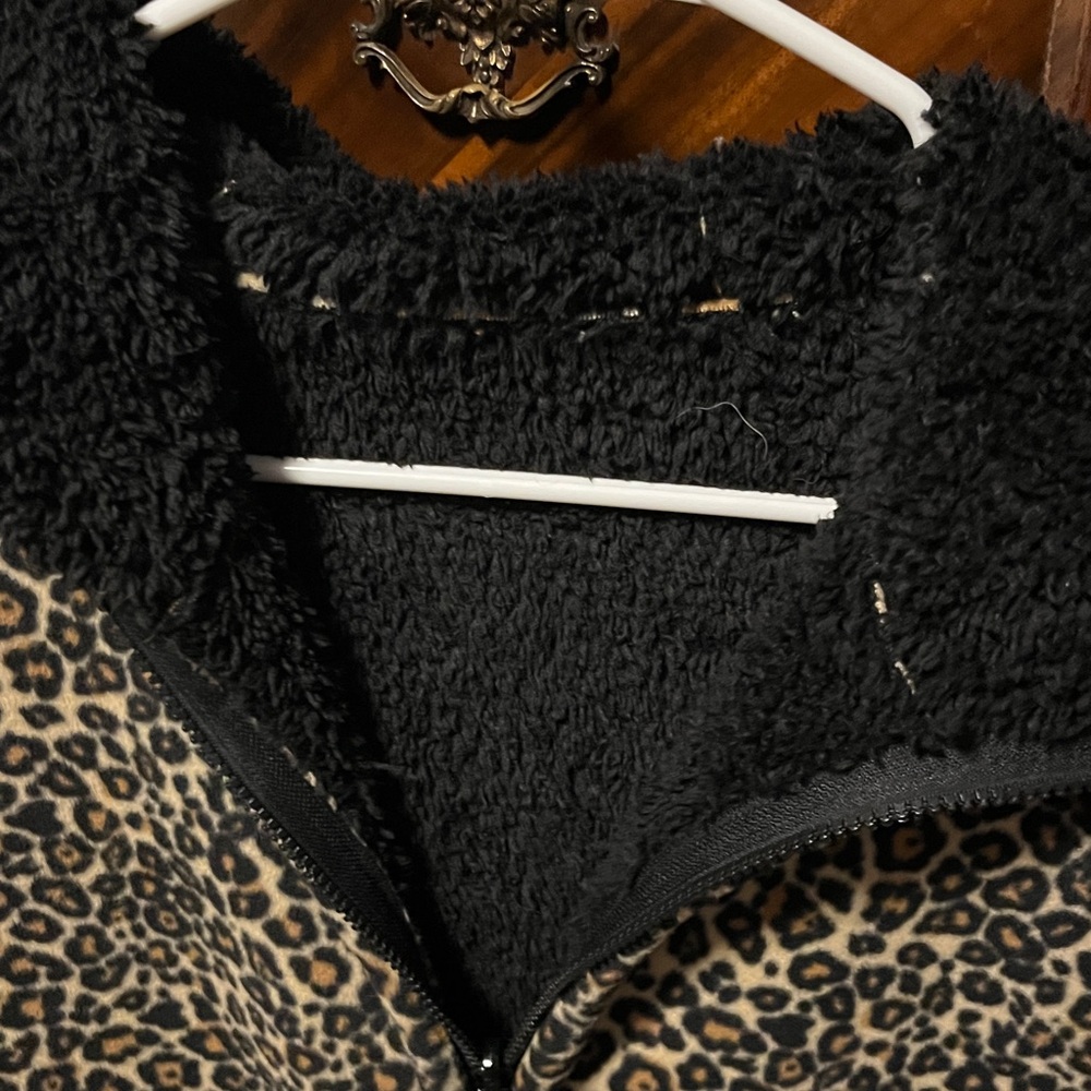 Source Unknown Leopard Print Teddy Jacket With Bl… - image 4
